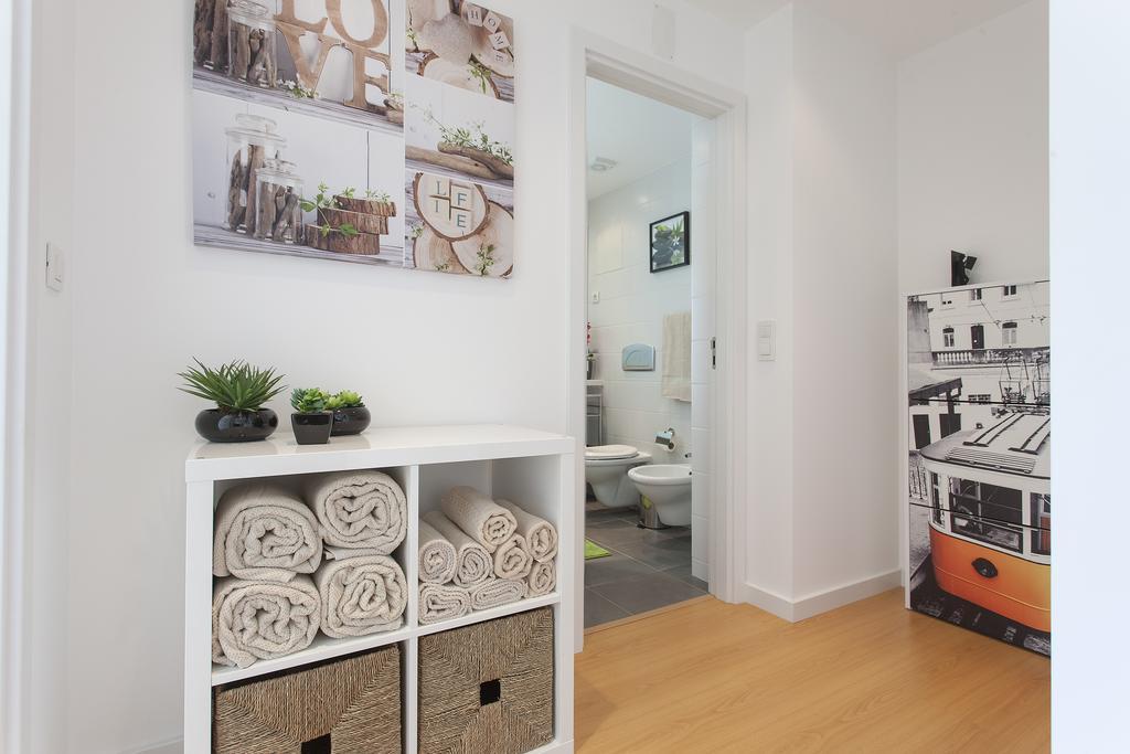 Bairrus Lisbon Apartments - Mello Room photo