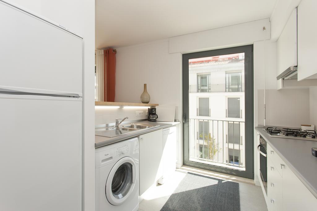 Bairrus Lisbon Apartments - Mello Room photo