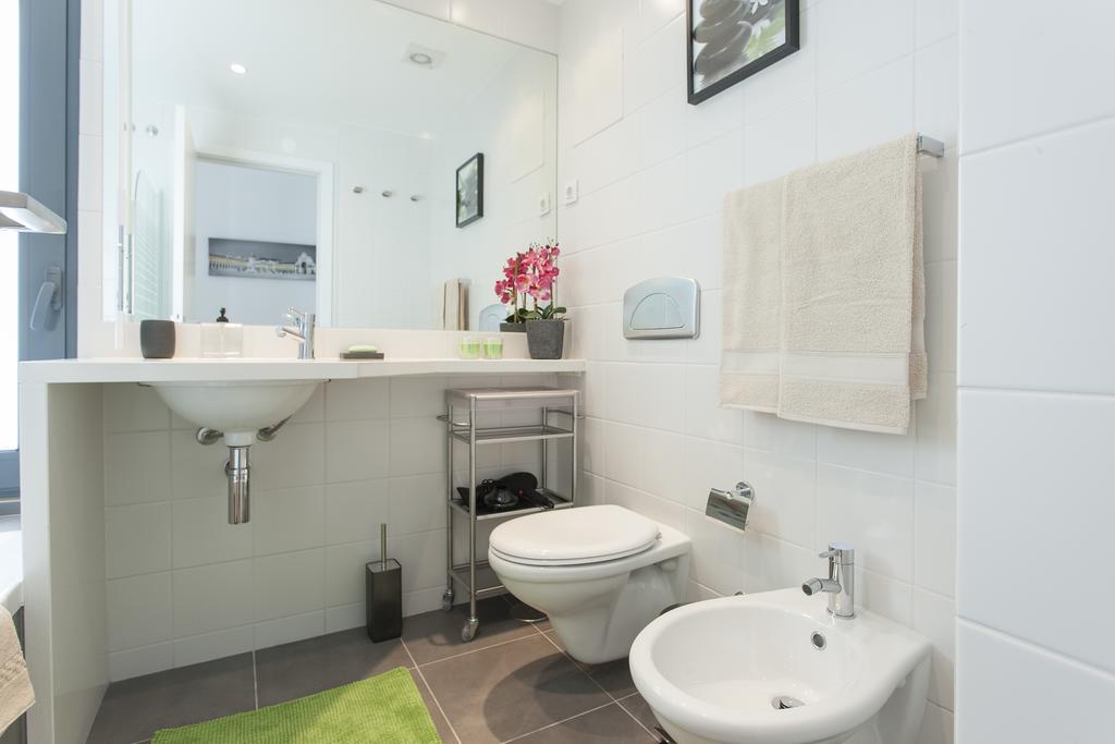 Bairrus Lisbon Apartments - Mello Room photo